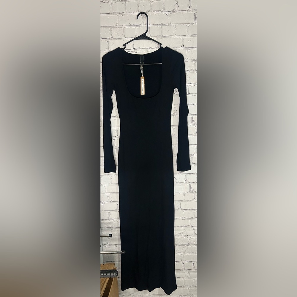 NWT SKIMS Soft Lounge Long Sleeve Ribbed Dress Onyx Size M - Picture 3 of 8